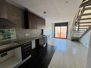 Flat in Ca n'Anglada. Duplex de 2 dormitorios  vestidor  terraza  2 garajes!!