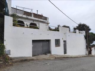 Maison à Can Carreras - Montessol. Casa con vistas panorámicas al mar, 3 hab y varias zonas exterio