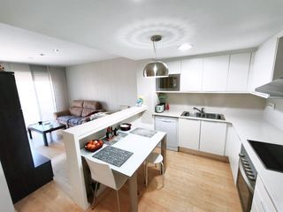 Flat in Can Gambús. Piso de 2 dormitorios  1 baño  balcón y plaza de parking