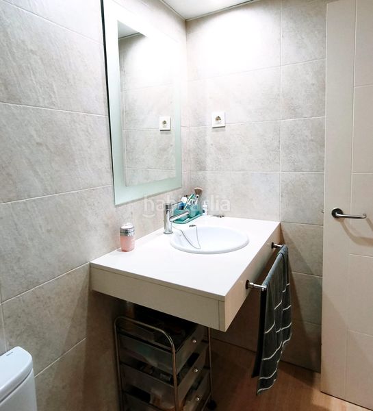 Foto 64e7c33c-bd9b-47a8-a739-94cc5be6f89d. Piso  de 2 dormitorios 1 baño balcón y plaza de parking en Sabadell