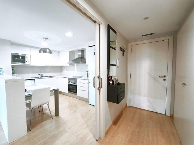 Foto ac5e3109-07fa-4439-bf9f-fe591e8ceb99. Piso  de 2 dormitorios 1 baño balcón y plaza de parking en Sabadell