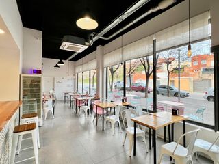 Traspaso Local Comercial en Can Llong. Panaderia cafeteria con terraza