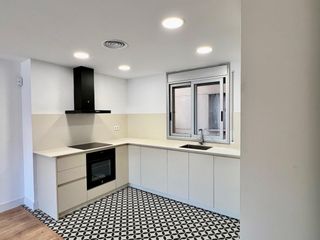 Appartement à Gràcia. Piso de 2 dormitorios con parking, trastero y piscina comunitari