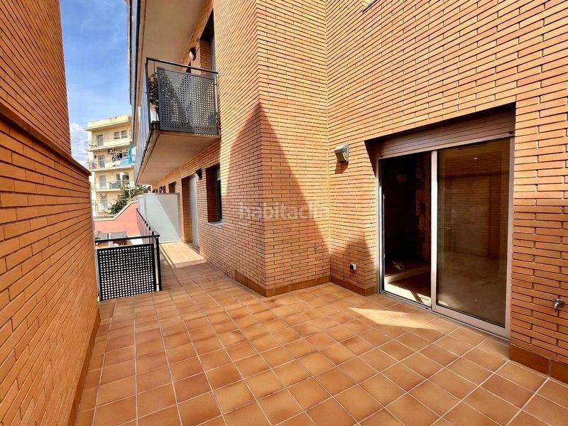 Foto 9ca0e124-58c2-4d93-8fcc-c2ab26e8e84c. Pis amb calefacció aparcament piscina a Gràcia Sabadell