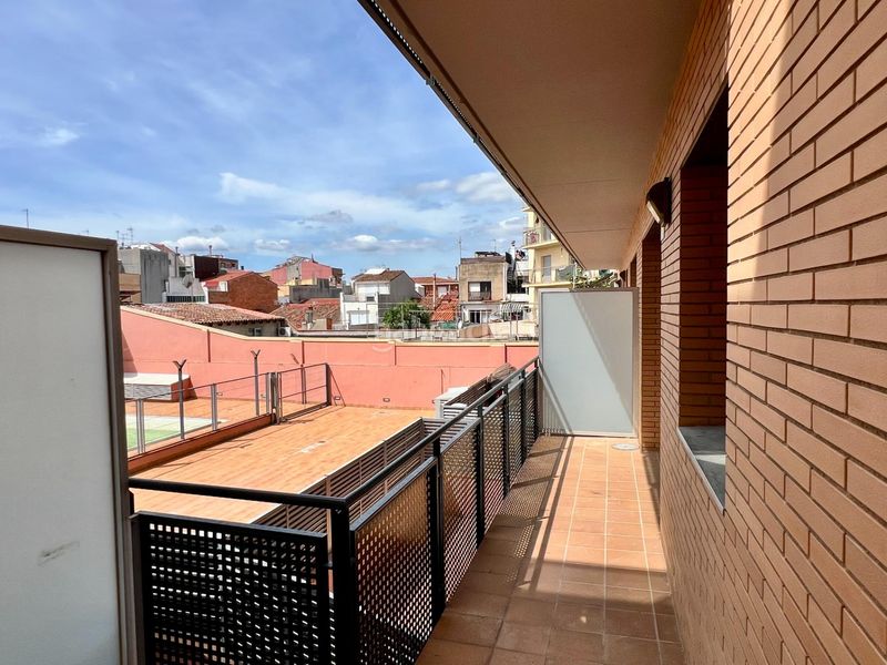 Foto d8aefa54-8b57-4871-b0e1-98044fe3f1ab. Pis amb calefacció aparcament piscina a Gràcia Sabadell