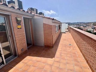 Appartement  Tetuan de. Ático dúplex de 4 hab. con parking y trastero y zona comunitaria