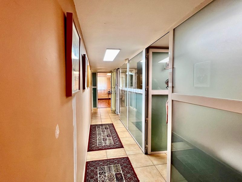 Foto 42fa78d0-6799-4b93-bdc0-d2e8d00e4988. Rent business premise in La Roureda Sabadell