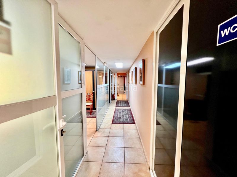 Foto f87ad9b7-71ef-493e-9bbb-8495f8e67e61. Rent business premise in La Roureda Sabadell