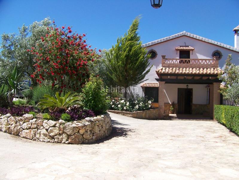 Foto bc8d0497-4a14-4e51-ab7f-afaa6eb0b0e3. Masia amb piscina a Arriate