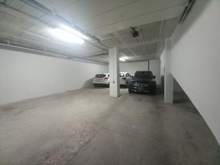 Parking voiture à Centro. Garajealmacen supercéntrico