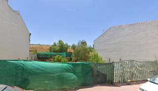 Terreny residencial a Arriate. Terreno urbano en construcción