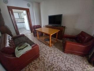 Etagenwohnung in Casco Histórico. Amplio piso en el centro