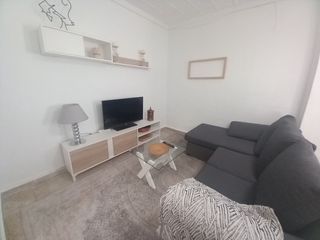 Rent Flat in La Ciudad. Clientes solventes