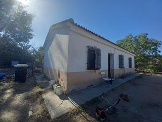 Masía en Partidas Norte. Casa con terreno