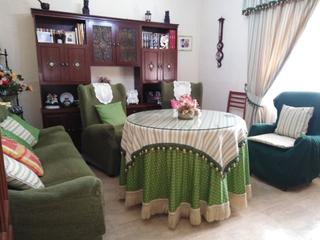 Maison à San Cristóbal. Casa con cochera independiente