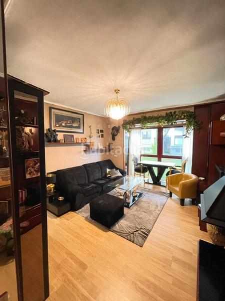 Foto a4acfd89-98d5-4027-9854-1ec3d50fff19. Pis amb xemeneia calefacció a Txurdinaga Bilbao