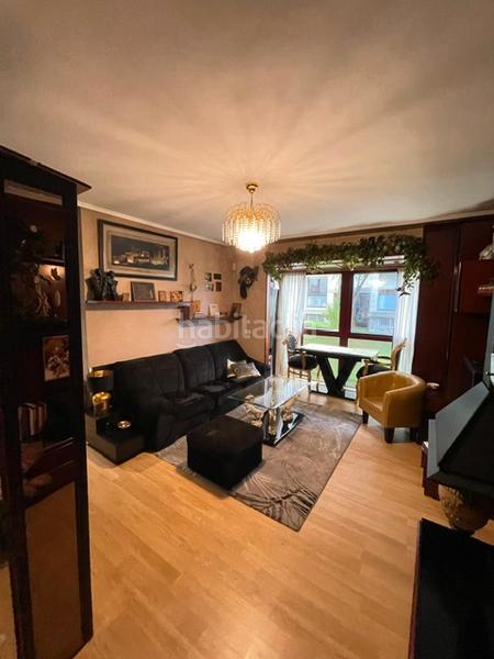 Foto bf6abab3-16e4-4b9f-b241-18a97bc38294. Pis amb xemeneia calefacció a Txurdinaga Bilbao