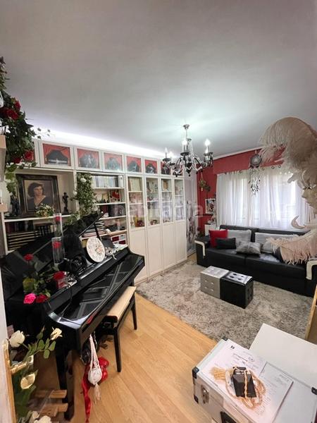 Foto c5f28deb-a4ed-4019-8df4-16414b1a4a74. Pis amb xemeneia calefacció a Txurdinaga Bilbao