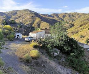 Bauernhof en Moclinejo. Un sue�o de finca, grande y con muchas posibilidades a 5 km. de