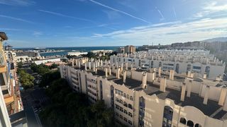 Etagenwohnung  Calle ayala. Magnifico piso con vistas al mar enfrente de vialia
