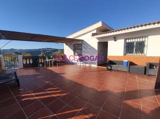 Mas à Borge (El). Finca con tres casas