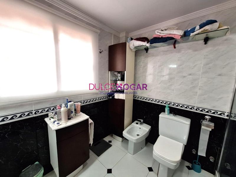 Foto 0f89e5c4-40d0-4c89-a5eb-4e0d2795e418. Maison jumelée avec parking dans La Cala del Moral Rincón de la Victoria