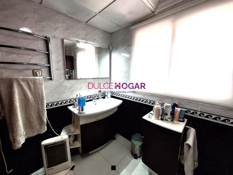 Foto 6eef8135-9f07-40e7-bcc2-3d0b68455a37. Maison jumelée avec parking dans La Cala del Moral Rincón de la Victoria