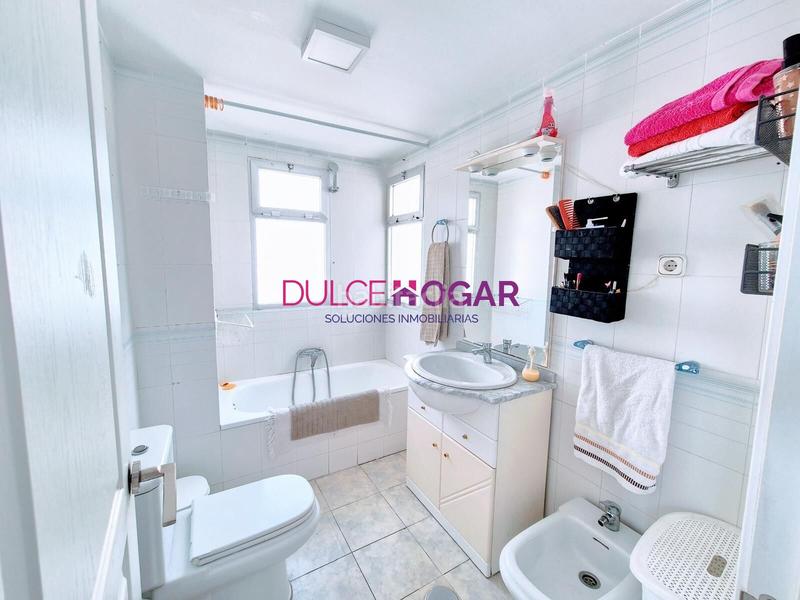 Foto 1a12222d-380e-4e1e-9670-2bd8f6b86fd3. Piso  en pleno centro en Zona Calvario Estepona