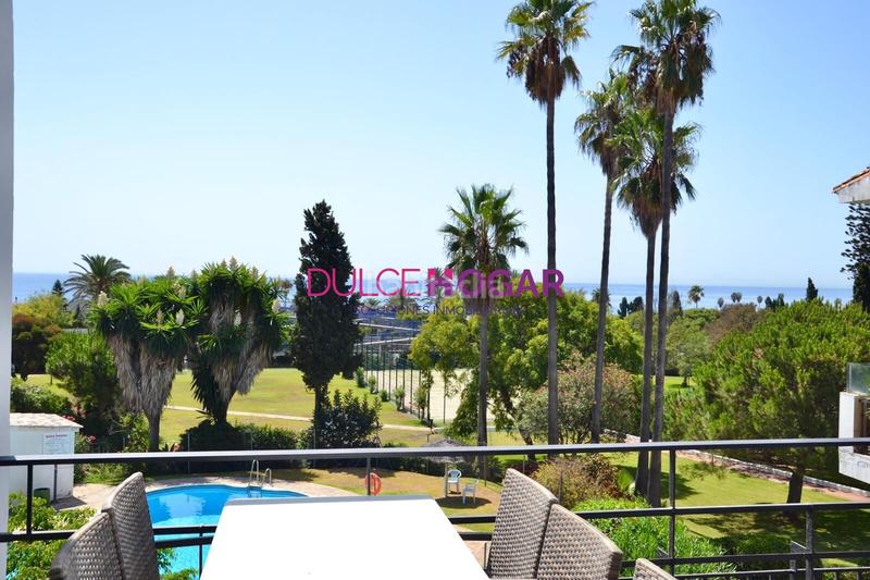 Foto a576d61a-364c-46e1-871d-41d93c270608. Chalet mit parking pool in Bahía Dorada Estepona