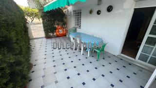 Location Rez-de-chaussée à La Cala del Moral. Piso con terraza en calaflores
