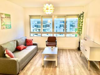 Flat in Avenida Avenida de la Aurora, 46