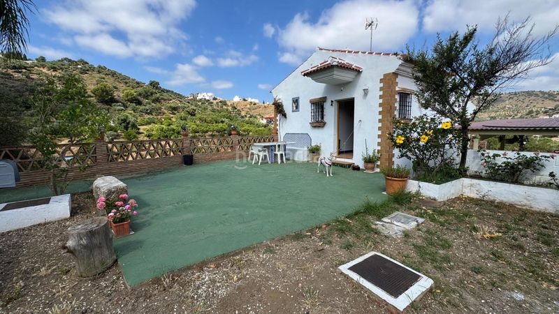 Foto cf4691f2-ef56-4d9f-9868-c617f0026d40. Masia amb aparcament piscina a Monda