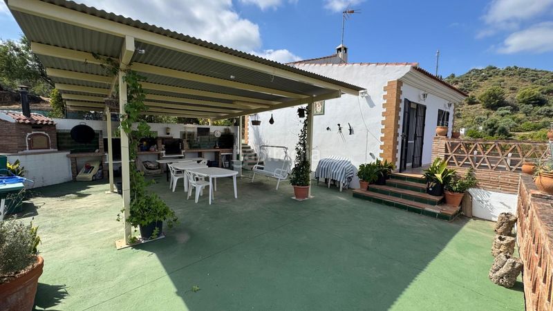 Foto fdd3da32-7364-4a7c-8ece-d40dbbceddca. Masia amb aparcament piscina a Monda