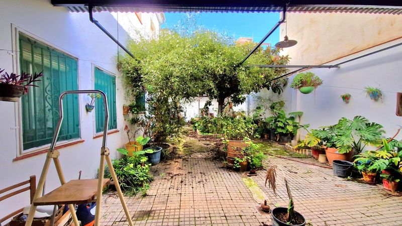 Foto 310a9134-8c38-4ac0-b21c-c5494ebd0ab9. Casa adossada amb aparcament a Centro Antequera