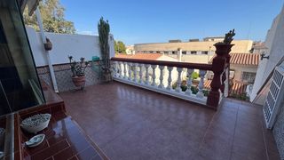 Casa a schiera  Calle trinquete. Su nuevo refugio junto al mar exclusivo chalet adosado en la cal