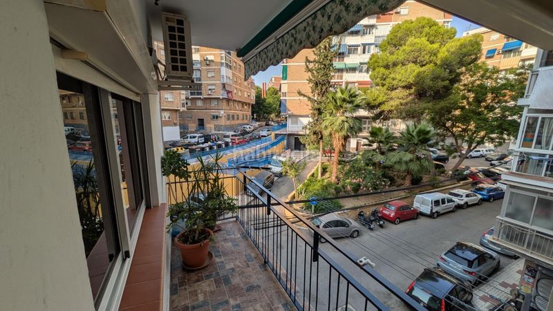 Foto 0bd4e212-7d57-482b-bf80-5c81ff8d8972. Piso  de 3 habitaciones totalmente reformado en Parque Victoria Eugenia, junto al maternoinfantil y la rosaleda en Málaga