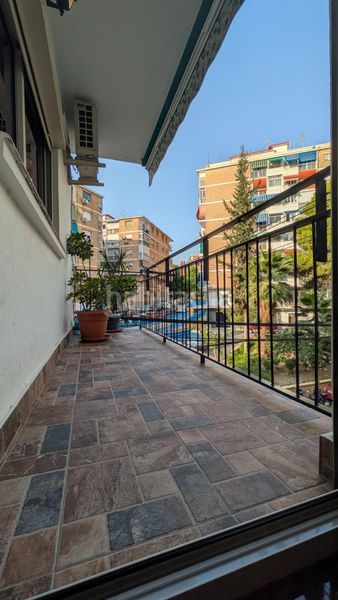 Foto 15b5280d-f342-4072-ab2f-85df59698d6b. Piso  de 3 habitaciones totalmente reformado en Parque Victoria Eugenia, junto al maternoinfantil y la rosaleda en Málaga