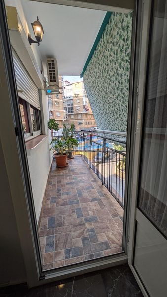 Foto dc7ad649-de5d-45f5-aa64-949bf21c71eb. Piso  de 3 habitaciones totalmente reformado en Parque Victoria Eugenia, junto al maternoinfantil y la rosaleda en Málaga