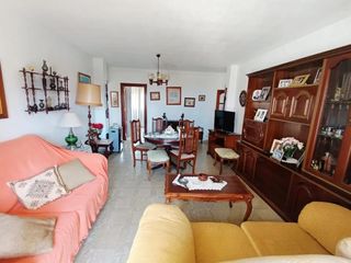 Pis a El Palo. Piso con vistas al mar y montaña en el palo  3 hab.  garaje  rec