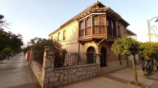 Casa adossada  Avenida avenida jorge silvela. Adosado señorial centenario frente a la rosaleda