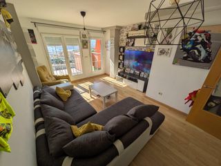 Pis a Lo Cea. Piso reformado de 2 habitaciones con piscina comunitaria y vista