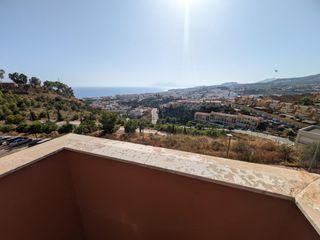 Etagenwohnung en Lo Cea. Piso de 2 habitaciones con piscina comunitaria y vistas a la bah