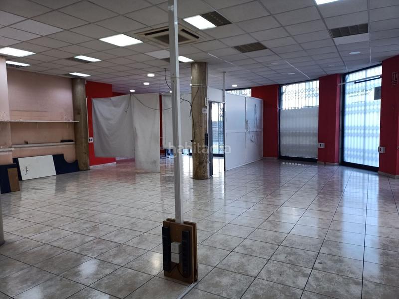 Foto 1e5dc522-e366-41ff-bb9a-c7c008a2179c. Alquiler local comercial en calle de joan maragall 1 en Mollet del Vallès