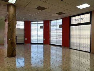 Local Comercial en Calle de joan maragall 1