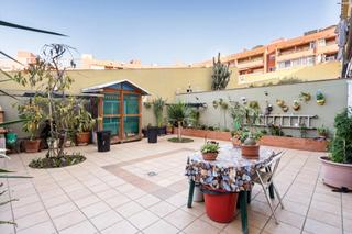 Planta baixa a Plana Lledó. Amplia planta baja con entrada independiente y jardín privado