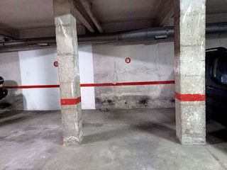 Aparcament cotxe a Rafael Casanova 80