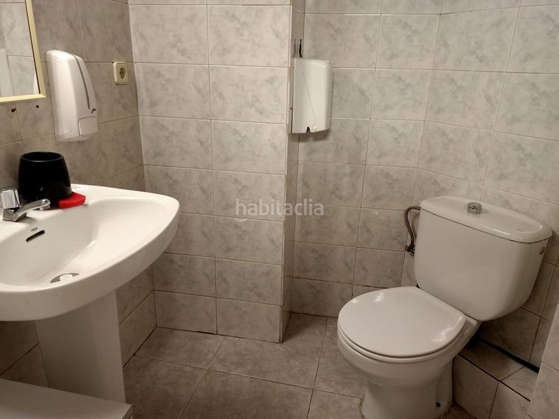 Foto 7f4dbbca-4f95-4af8-93cb-6efe2e4640f5. Lloguer local comercial a calle francesc layret 30 a Mollet del Vallès