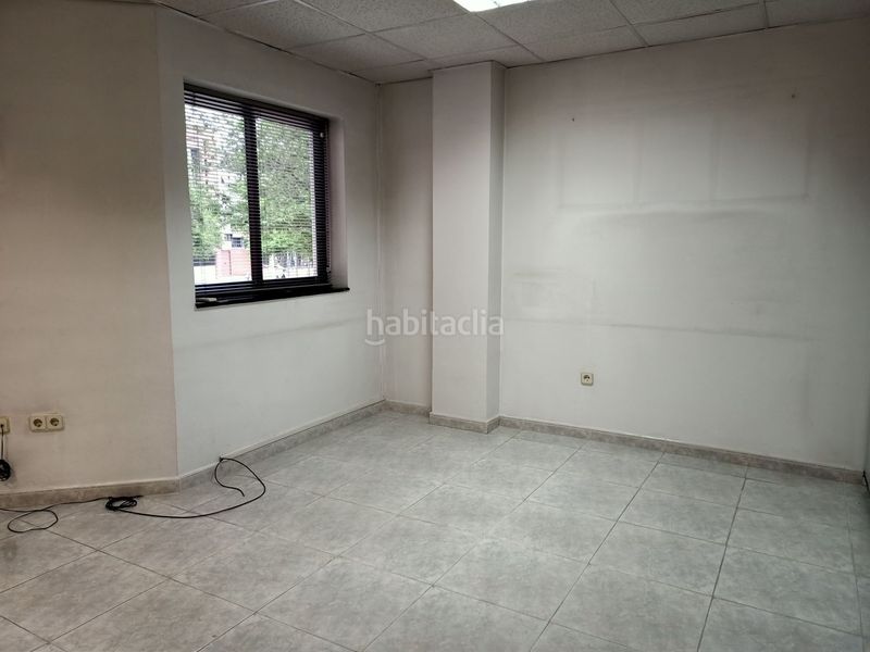 Foto b1070221-603f-4d8d-845a-04021549c8b5. Lloguer local comercial a calle francesc layret 30 a Mollet del Vallès
