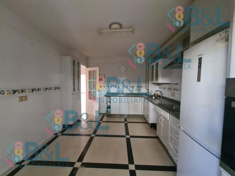 Foto 0bbe8dbd-3cc1-4a1f-9155-21a89356c093. Chalet mit parking in Punta Umbría