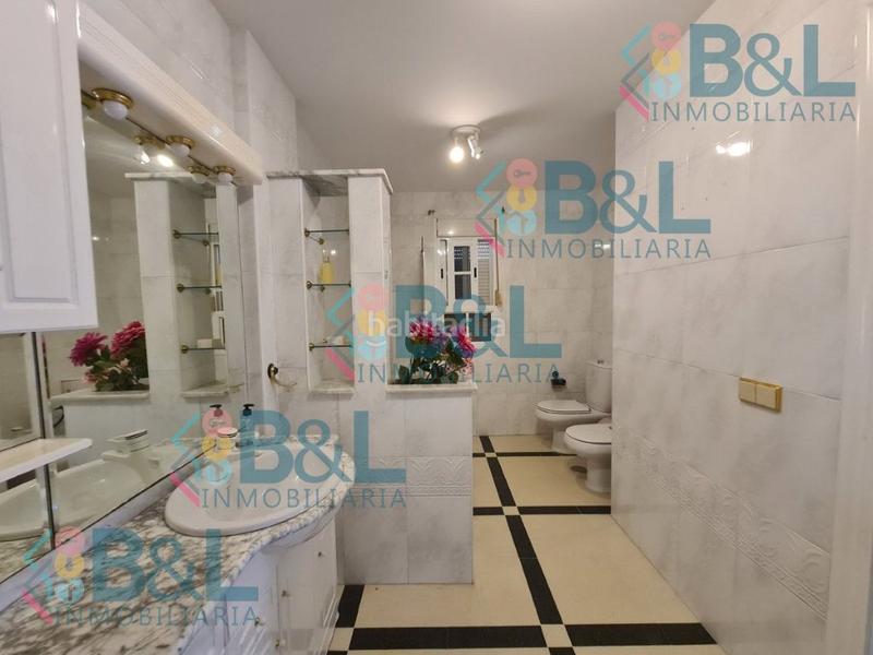 Foto 0ca2917d-8463-41d4-a80f-93998735e1a1. Chalet mit parking in Punta Umbría